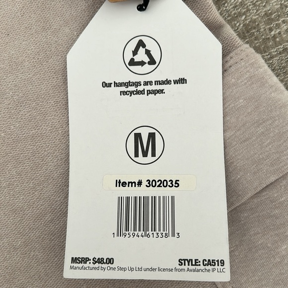 Avalanche Outdoor Supply Co High Waisted biker shorts Size Medium NWT. - Picture 6 of 8